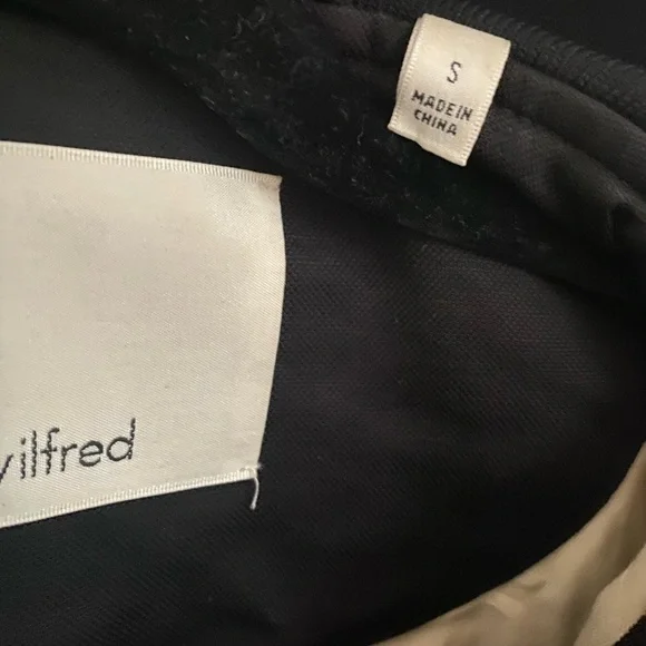 Aritzia Black Wilfred Bomber Jacket - Picture 3 of 5